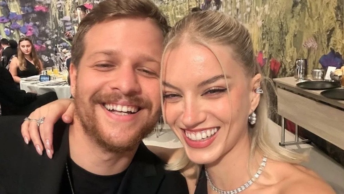 tasacak bu deniz orucun nisanlisi bakin kim cikti meger gonlunu unlu isme kaptirmis 0