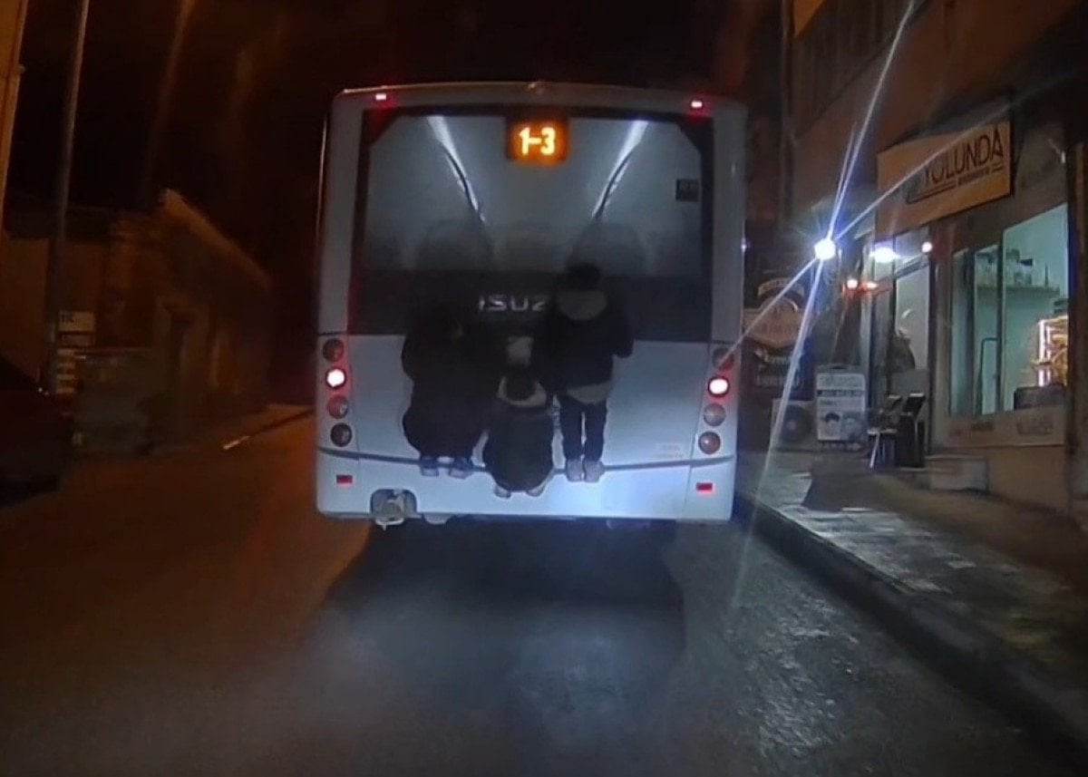 tekirdagda otobusun arkasinda tehlikeli yolculuk 1 DFq6NjlH