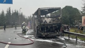 tem otoyolunda otobus yangini dikkatli yolcu facianin onune gecti g1E3ZV5E