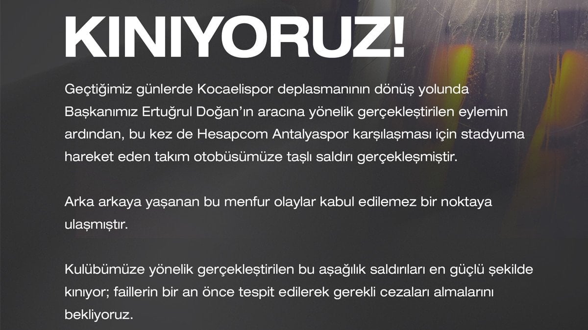 trabzonsporun takim otobusune tasli saldiri 0 eBlaLcMv