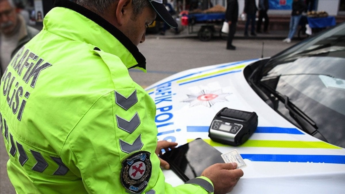 trafikte kurallari cigneyenlere agir cezalar gelecek iste kabul edilen 10 yeni madde 0 fdkuyR1e
