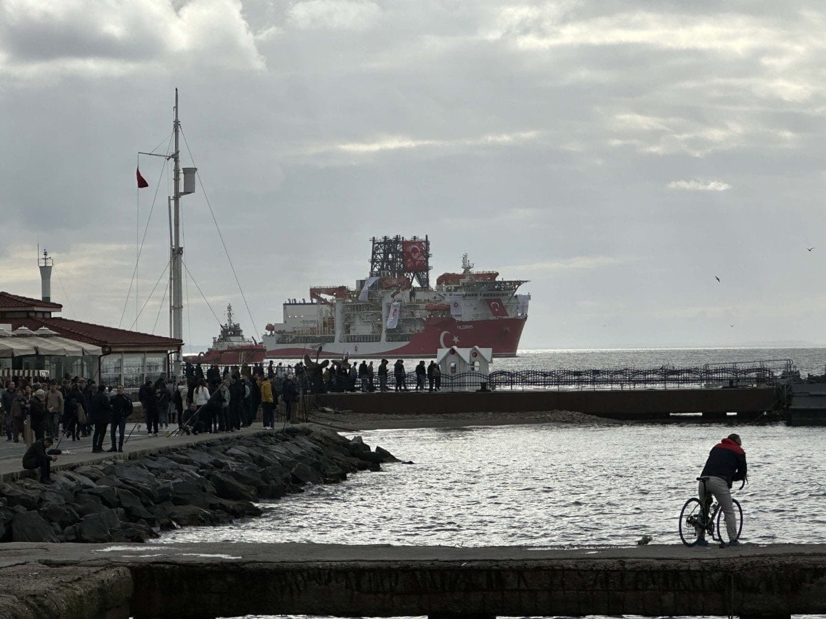 turkiyenin 6nci sondaj gemisi yildirim marmara denizine dogru yol aldi 4 idSdfKwk