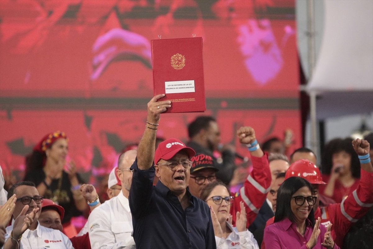 venezuela meclisinden tarihi adim hidrokarbon yasasi kabul edildi 8 Aqm1nfC8