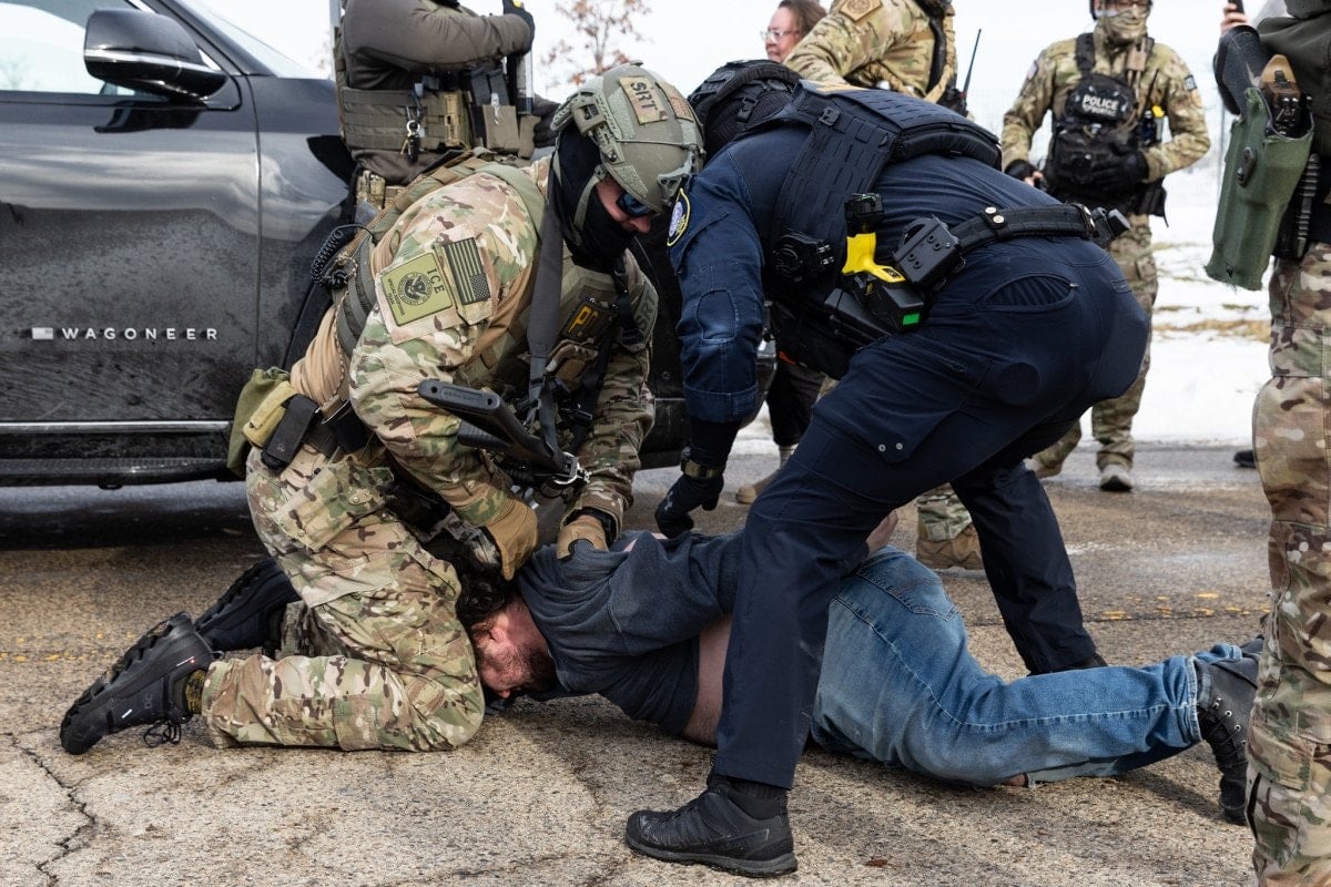 wsj arastirdi ice polisleri 13 vakada olumcul guc kullandi 2