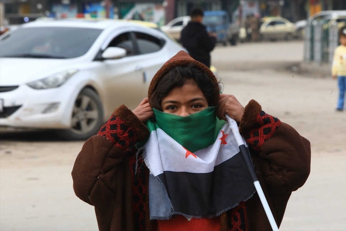 ypgden kurtarilan rakka sokaklarinda suriye bayraklari dalgalaniyor 2 87vmJWCl