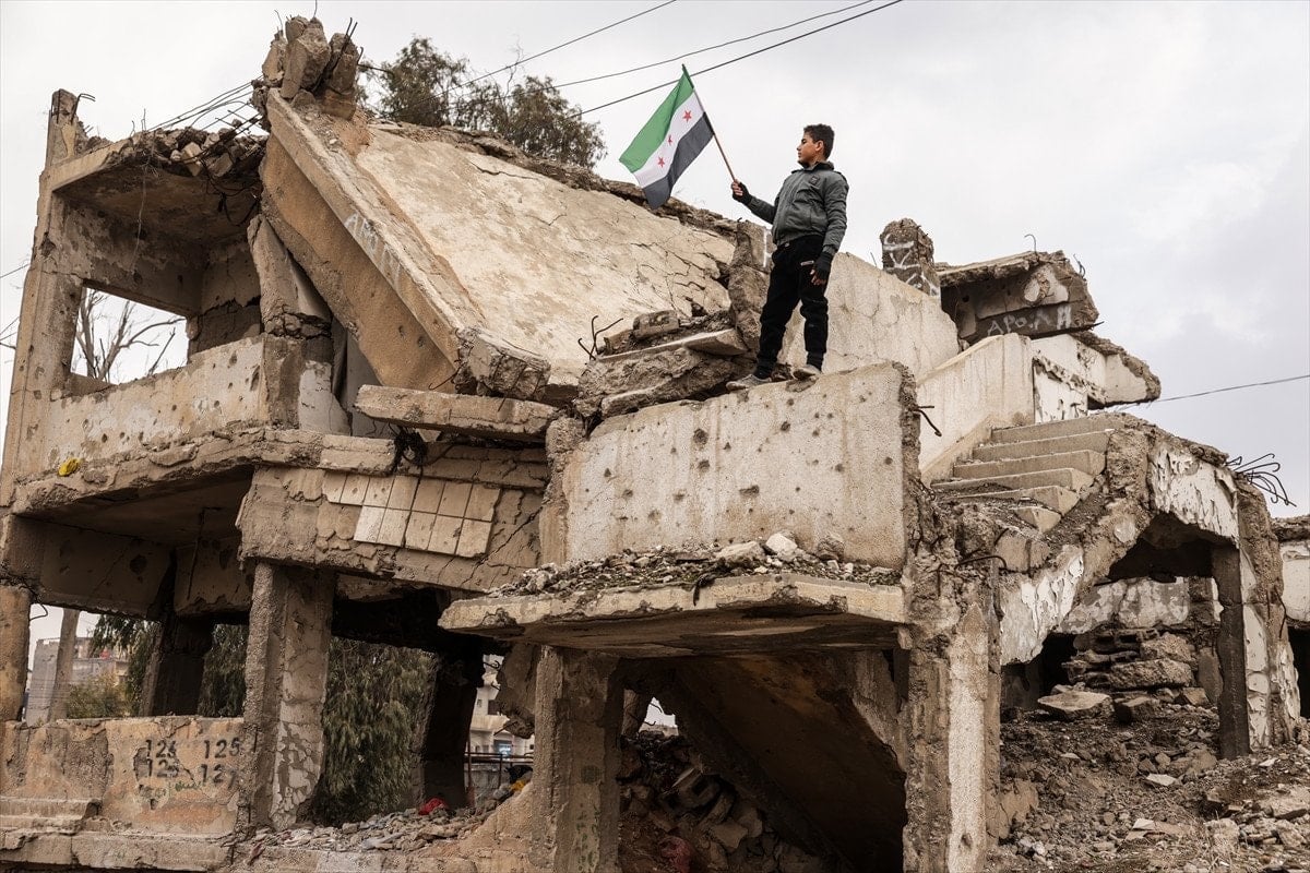 ypgden kurtarilan rakka sokaklarinda suriye bayraklari dalgalaniyor 3 dcqQMfSj