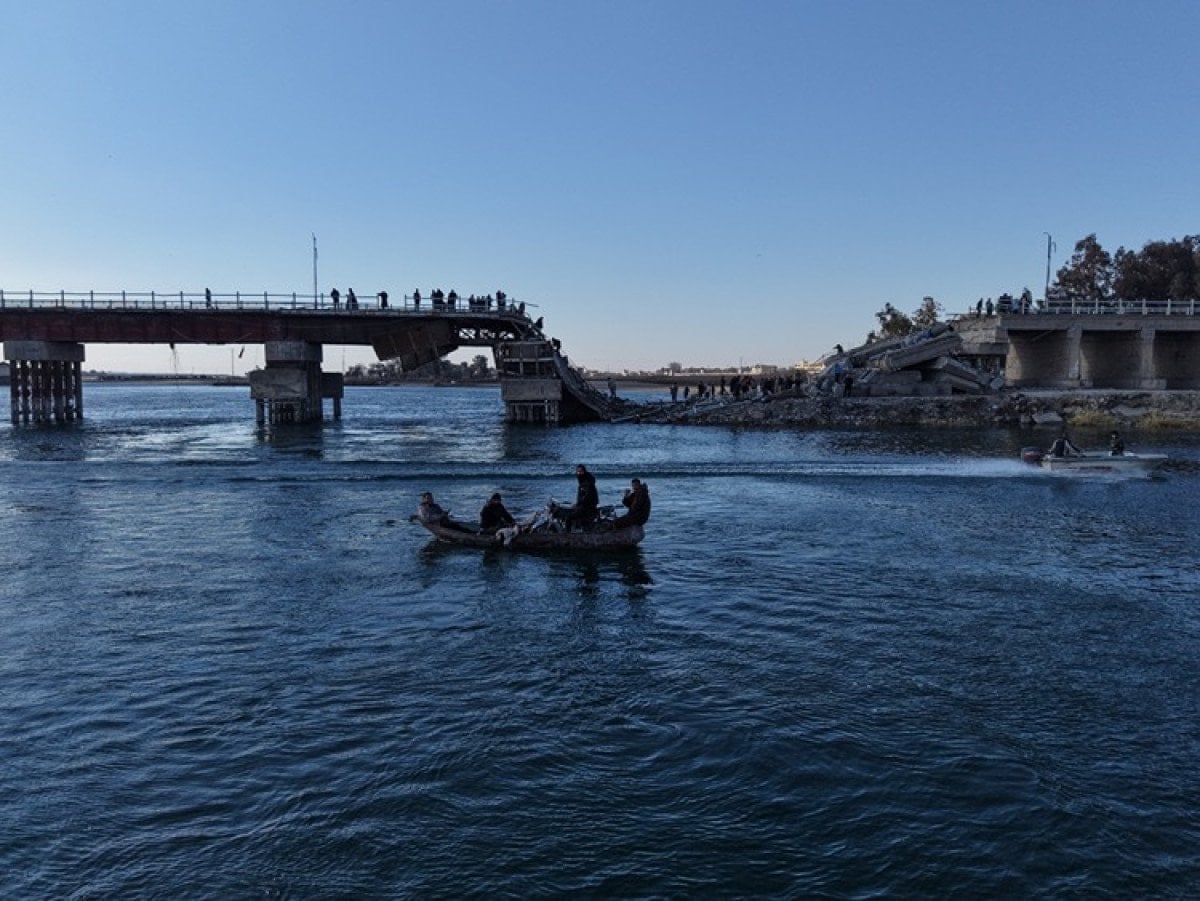 ypgsdgli teroristlerin rakkada kopruleri havaya ucurmasi gunluk yasami felc etti 0 vnyl6ajk