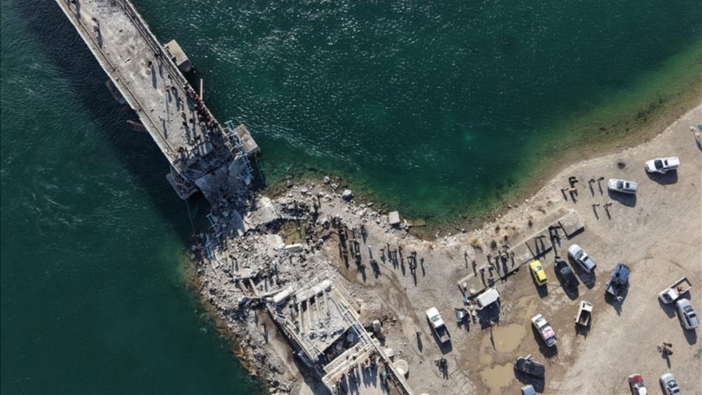 ypgsdgli teroristlerin rakkada kopruleri havaya ucurmasi gunluk yasami felc etti z1puw7Q3