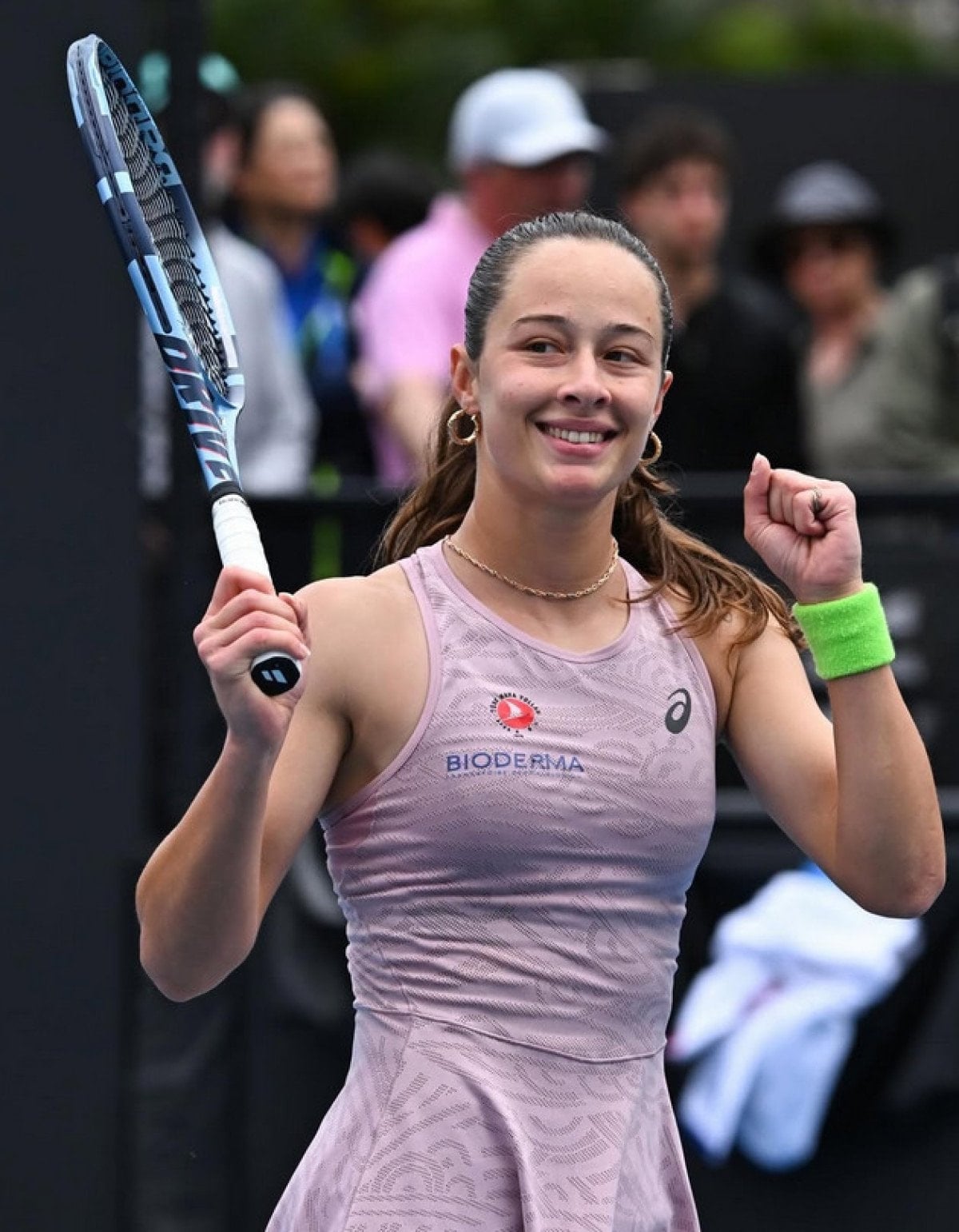 zeynep sonmez avustralya acikta 3 turda 0 LLZZHb16