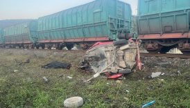 zonguldakta trenin carptigi otomobilin surucusu oldu jKLz3Kpg