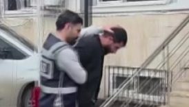 adanada bosanma asamasindaki esinin evine saldiran sahis tutuklandi Ha4Ynlu7