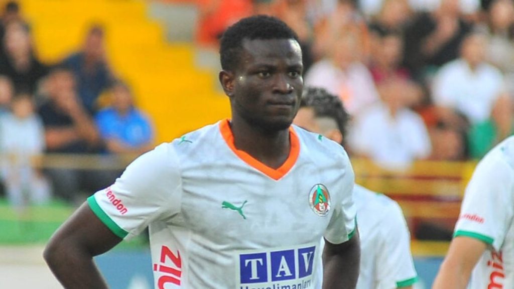 alanyasporda oynayan uchenna ogundu augsburga gitti QS65DasI