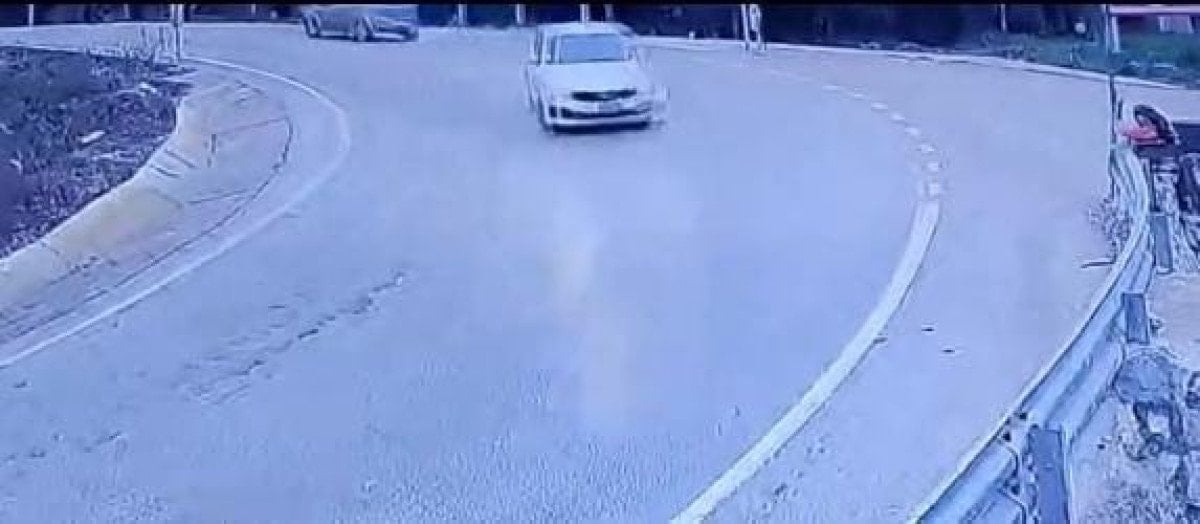 bursada kontrolden cikan arac bariyerlere saplandi 1 1ChPQLzu