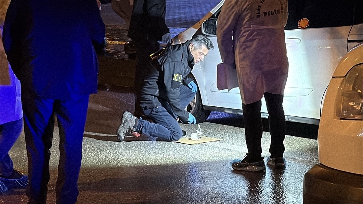 bursada polisin dur ihtarina uymayan aracta el bombasi ele gecirildi 0 iM42VV2i