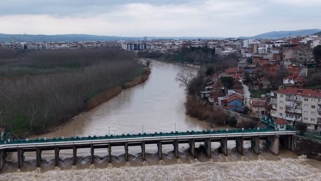 bursada yagmurlar sonrasi mustafakemalpasa cayi costu RQdApCi6