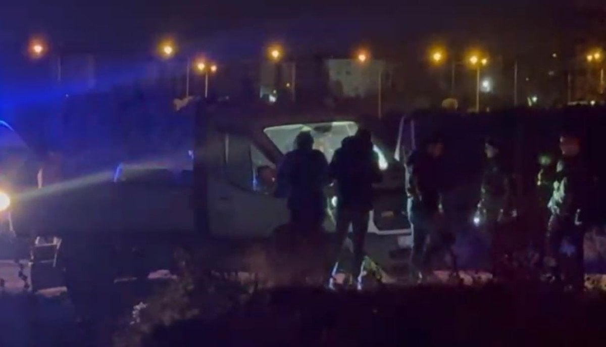 denizlide aracta erkek cesedi bulundu 0 MzvABAf6