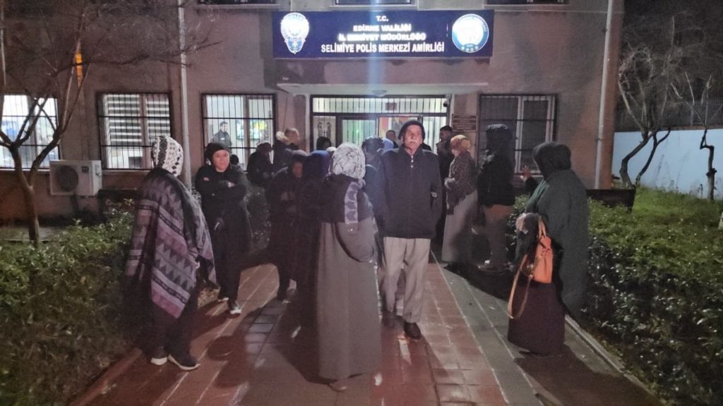 edirnede umre vaadiyle 23 bin dolarlik vurgun magdurlar polise basvurdu 8SD1DsO2