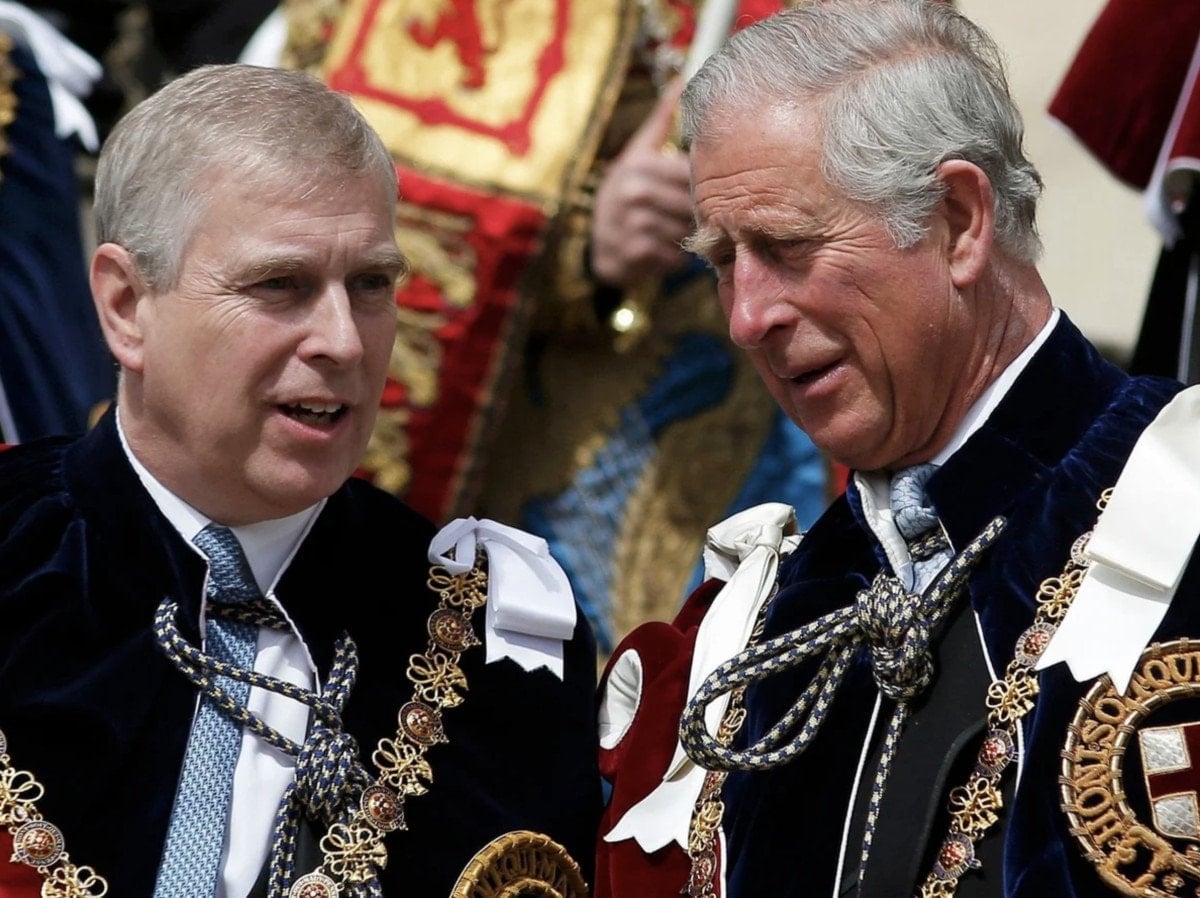 epstein dosyalarinda fotografi cikan prens andrew kraliyet kalesinden tasindi 1 AM7BBds1