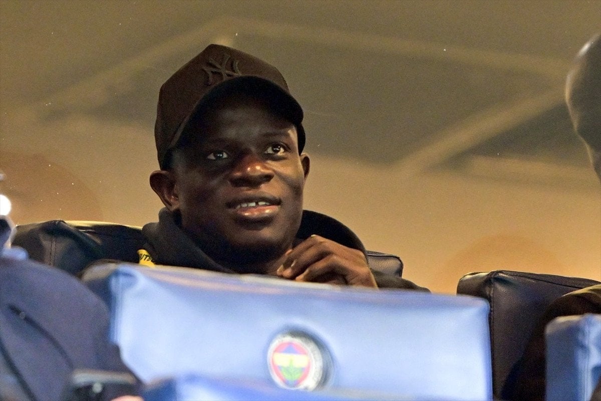 fenerbahcede yeni transferler tribunde 1