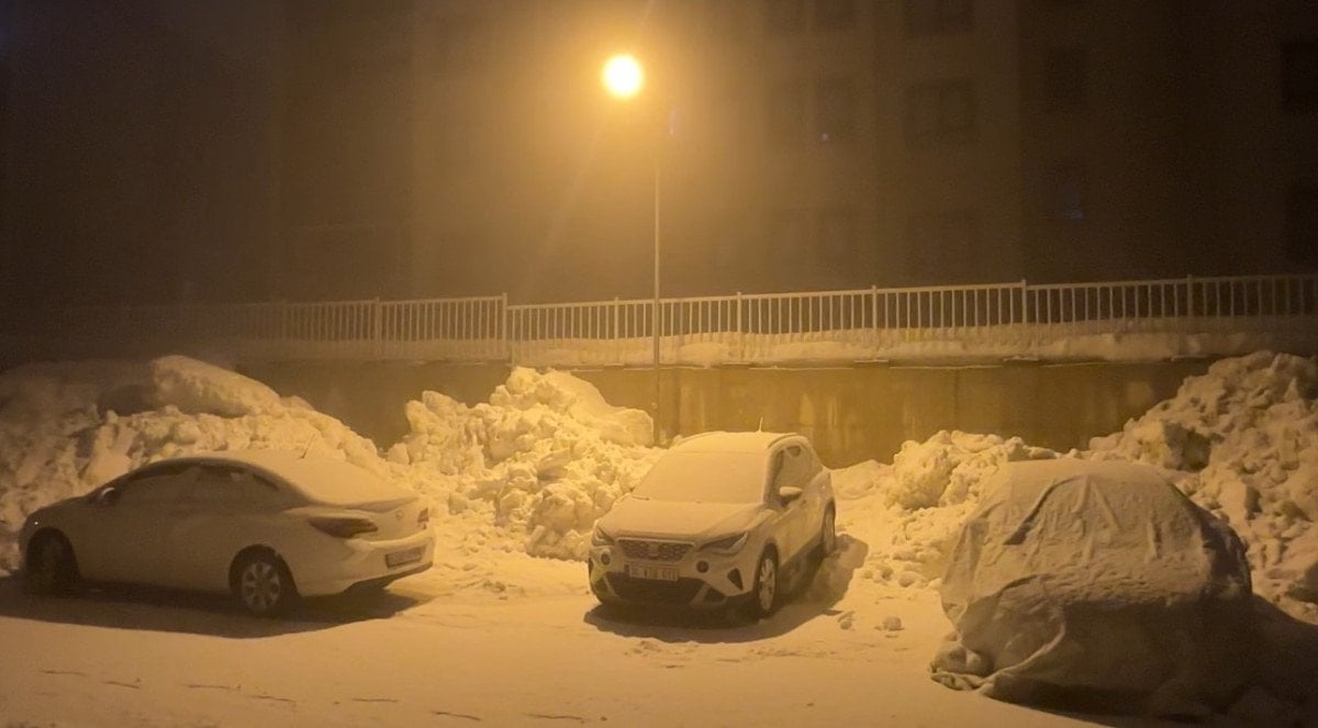 hakkaride kar yagisi etkisini surduruyor 4 21Htppdg