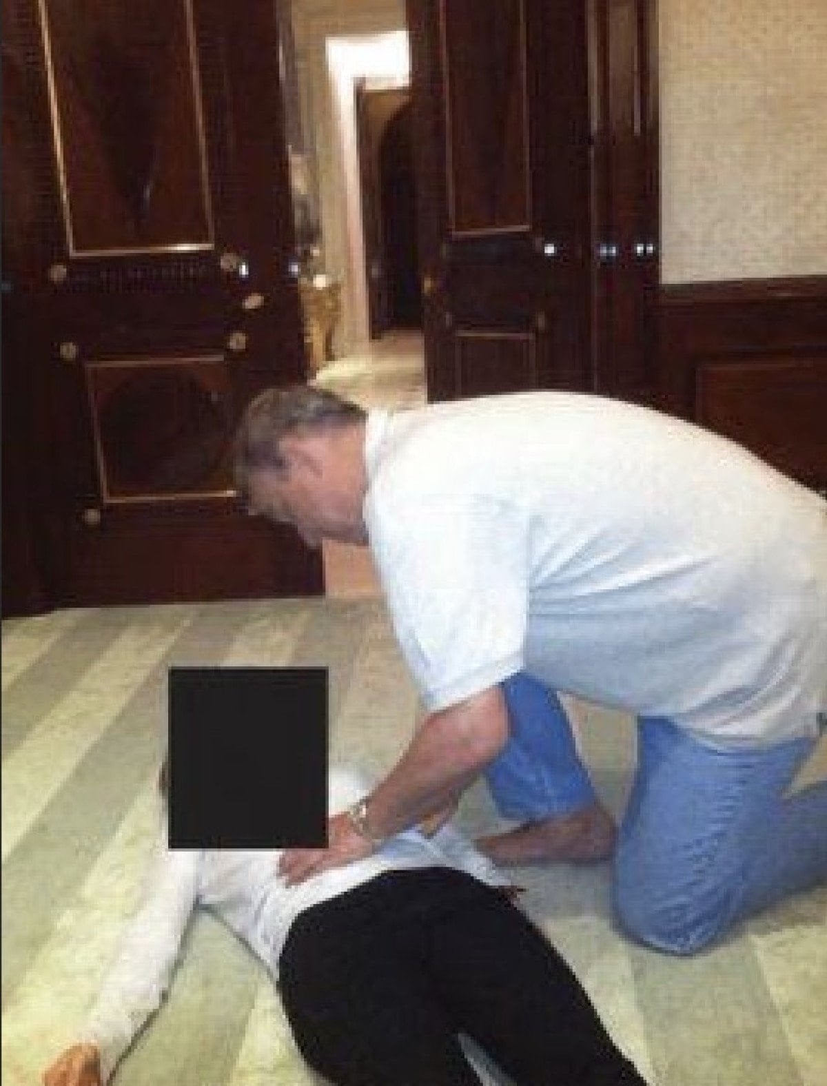 ingiltere basbakani starmerden epstein dosyalarinda fotograflari cikan andrew hamlesi 2