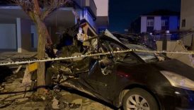 istanbulda kontrolden cikan arac is yerine daldi f8wilBuk