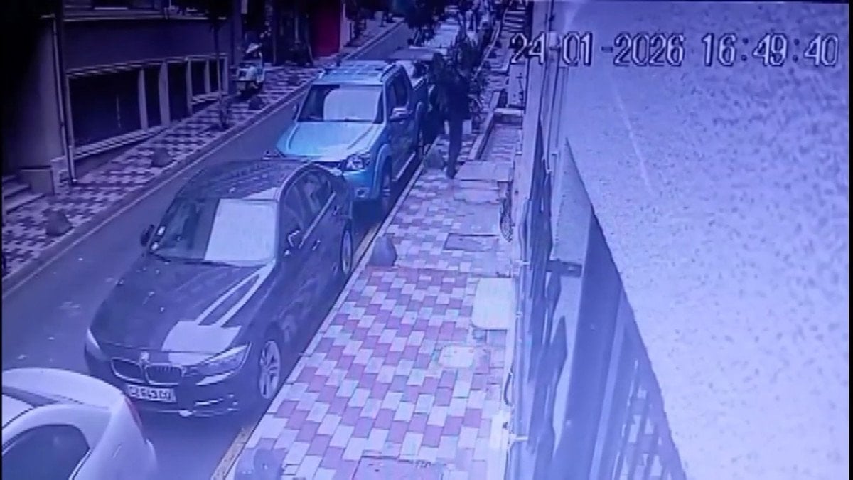 istanbulda seyyar saticinin buldugu cesede intihar susu verildigi ortaya cikti 0 d2PWcIn4