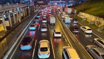 istanbulda trafik yogunlugu yuzde 90a ulasti TFCWyyay
