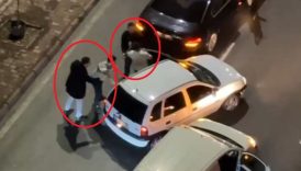 kayseride trafikte yol verme kavgasi kamerada 3 gozalti YTaXthfu