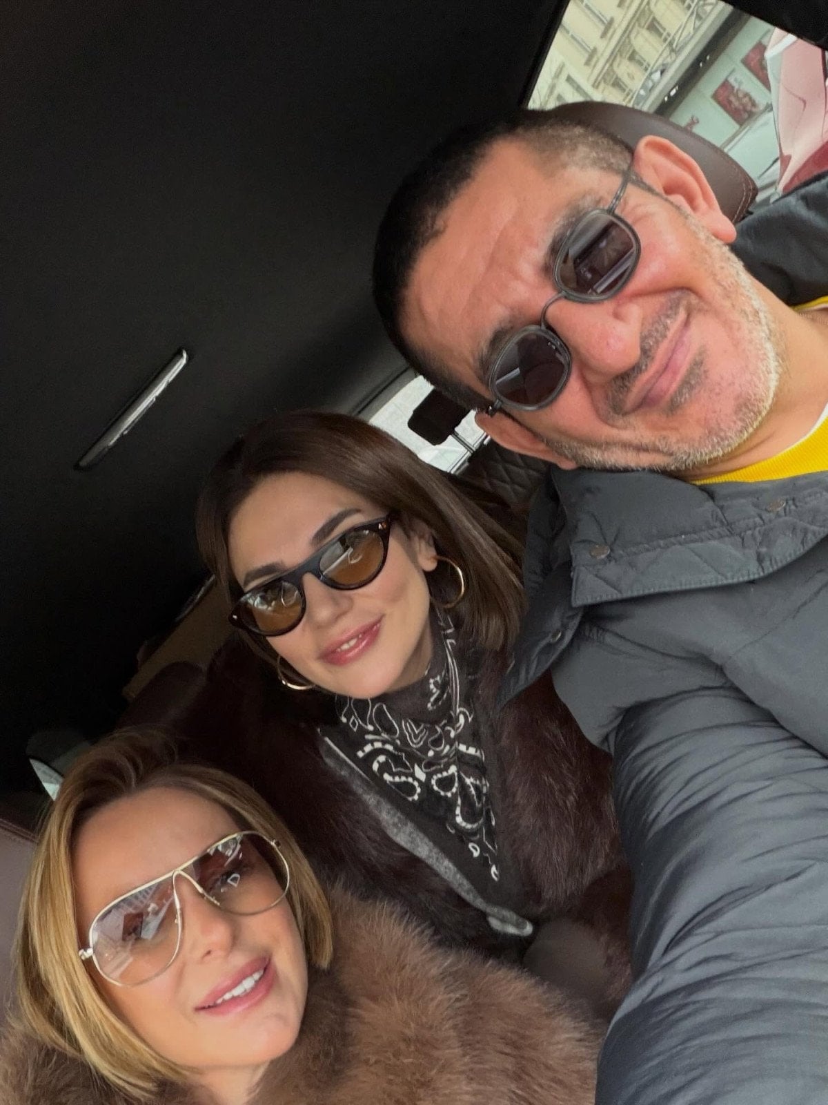 kusluk unutuldu buse varol ve eltisi merve tektas tatile cikti 1 d9ZS5Sui