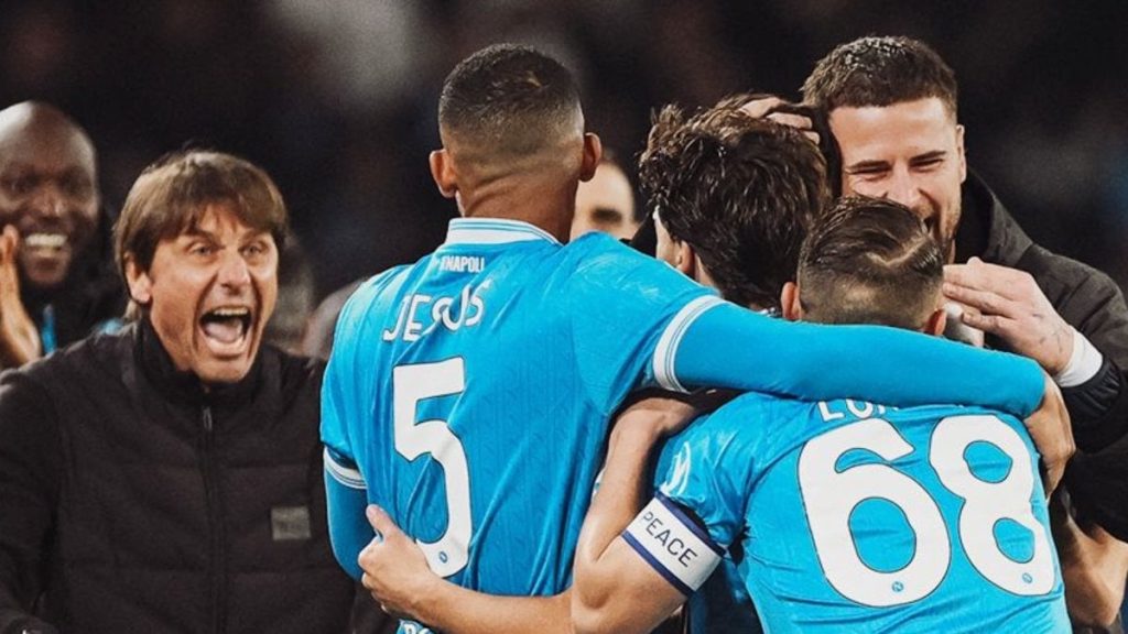 napoli fiorentinayi iki golle yikti E6MX7UUe