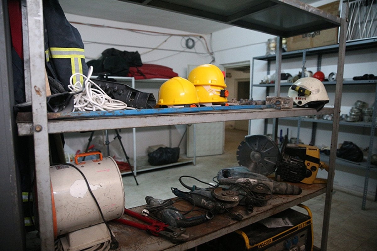 nigdeli itfaiyeciler deprem ekipmanlarini hatira olarak sakliyor 3 kinpU1LW