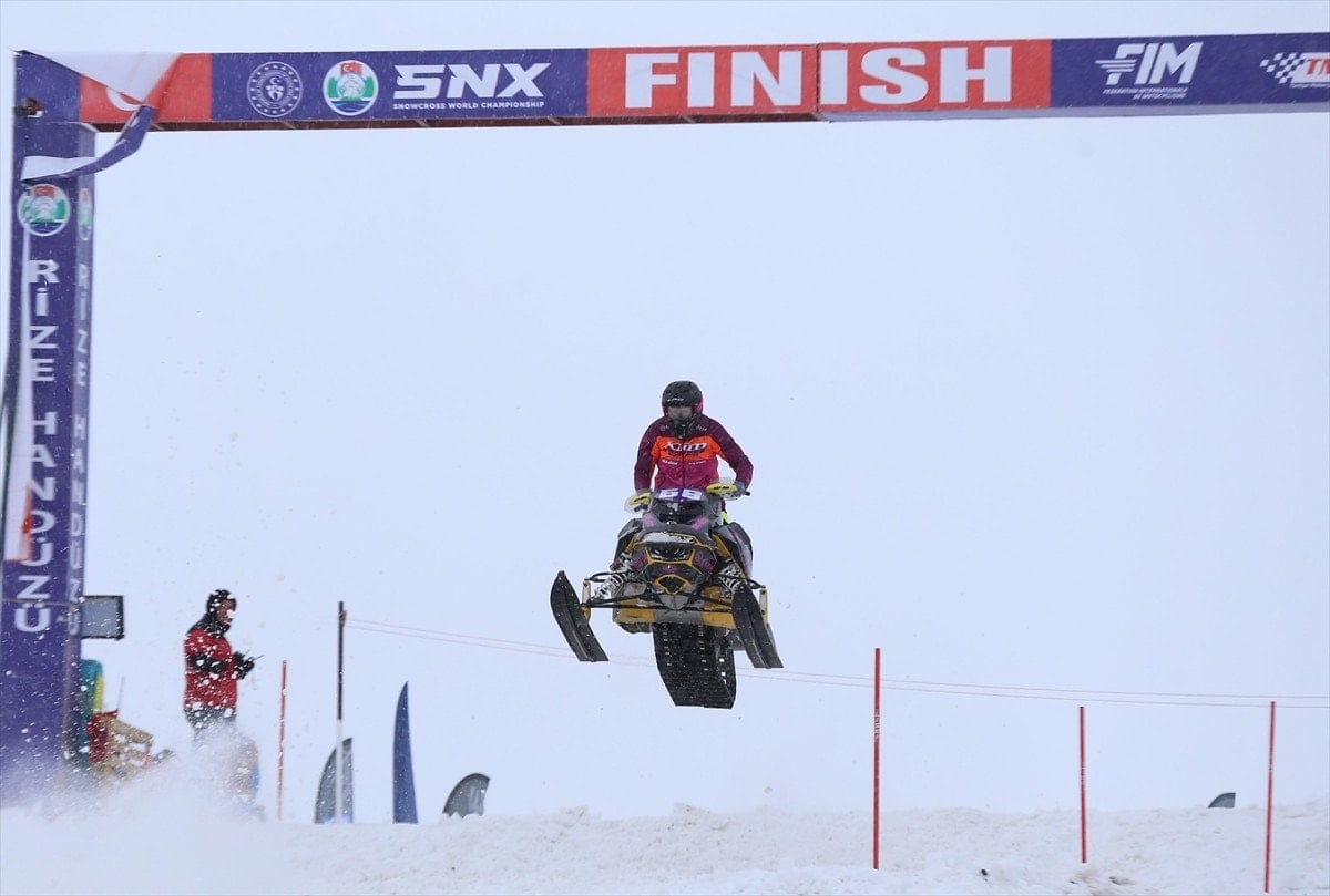 rizede dunya kar motosikleti sampiyonasinda siralama heyecani 0 Pwa8v2if