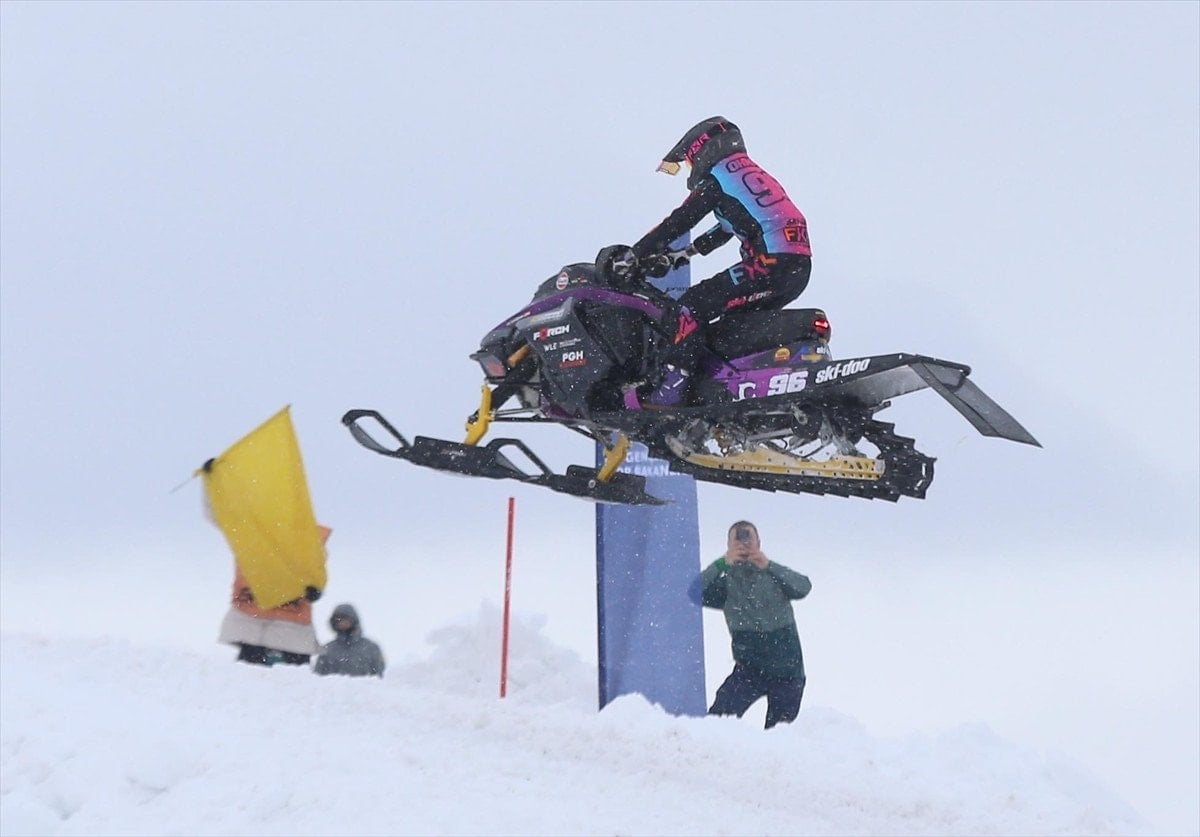 rizede dunya kar motosikleti sampiyonasinda siralama heyecani 1 QKFpKtWt