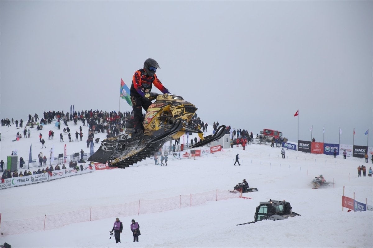 rizede dunya kar motosikleti sampiyonasinda siralama heyecani 6