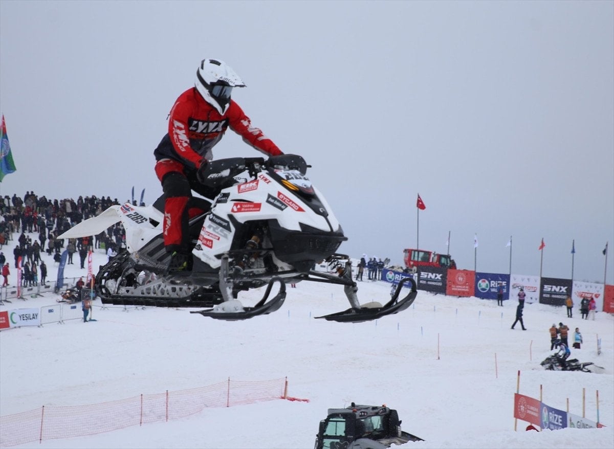 rizede dunya kar motosikleti sampiyonasinda siralama heyecani 7 sTyCONlt