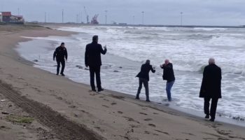 sakaryada 9 yasindaki kizini goremedigi icin cinnet geciren sahis zar zor ikna edildi LCcHjxTZ