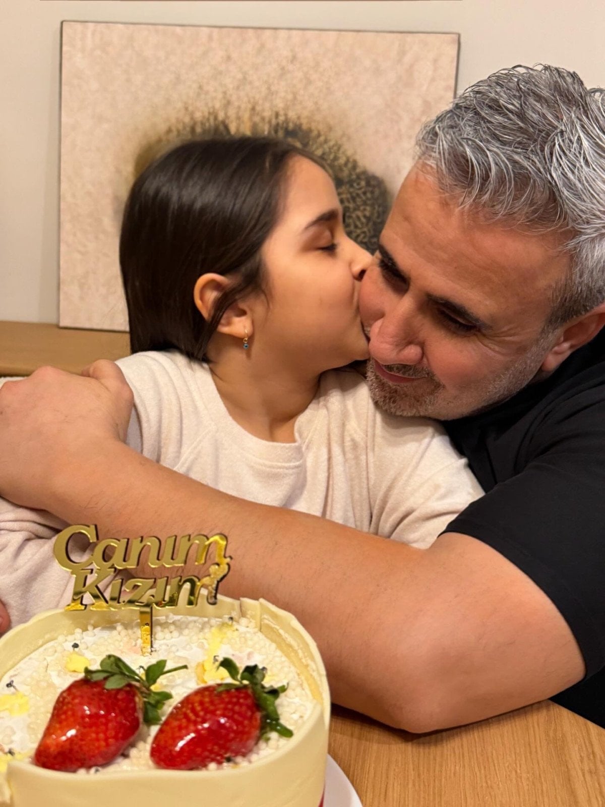 sarkici emrah kizini paylasti eleysa 9 yasinda 0 kQyHUlQO