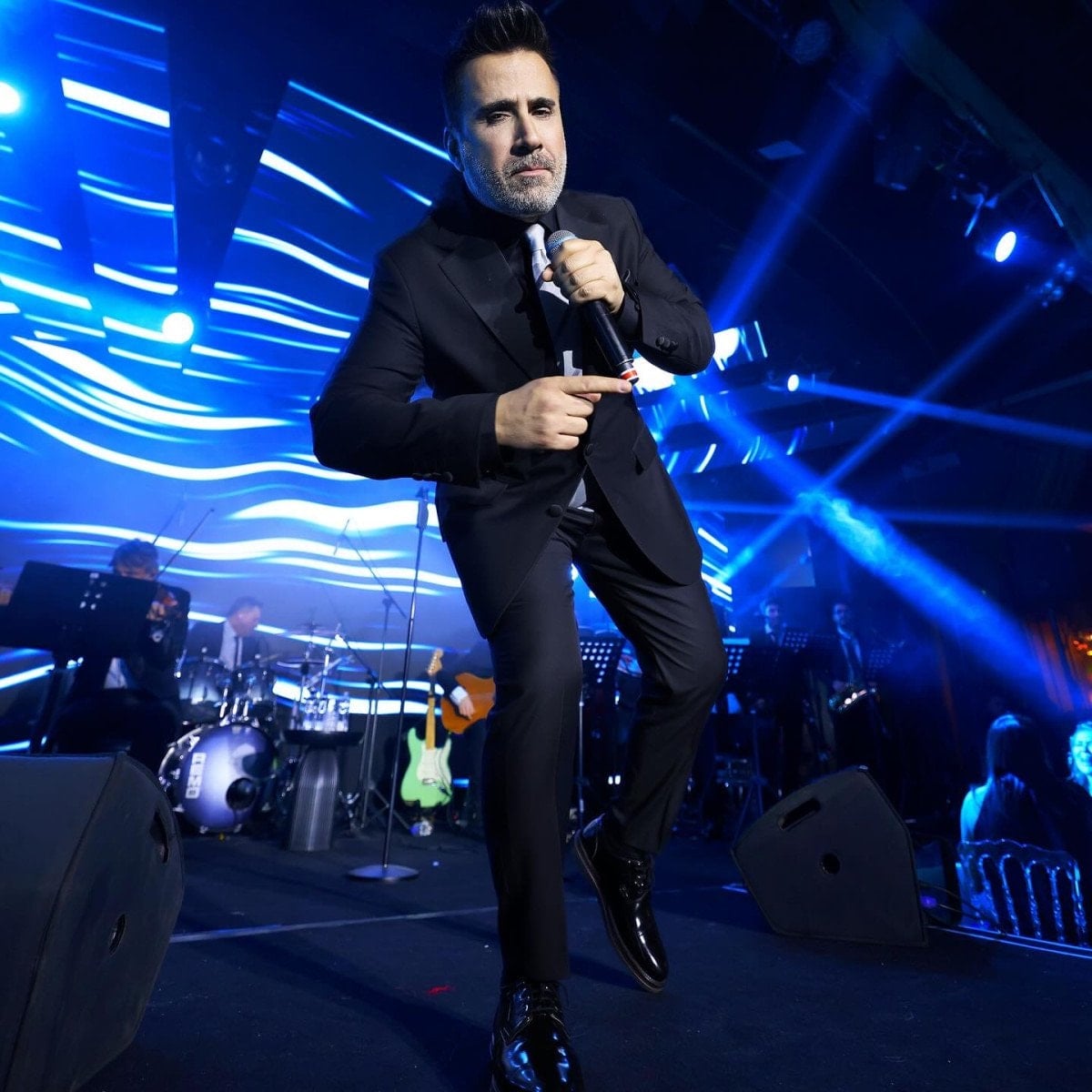 sarkici emrah kizini paylasti eleysa 9 yasinda 2 9y8NINqK