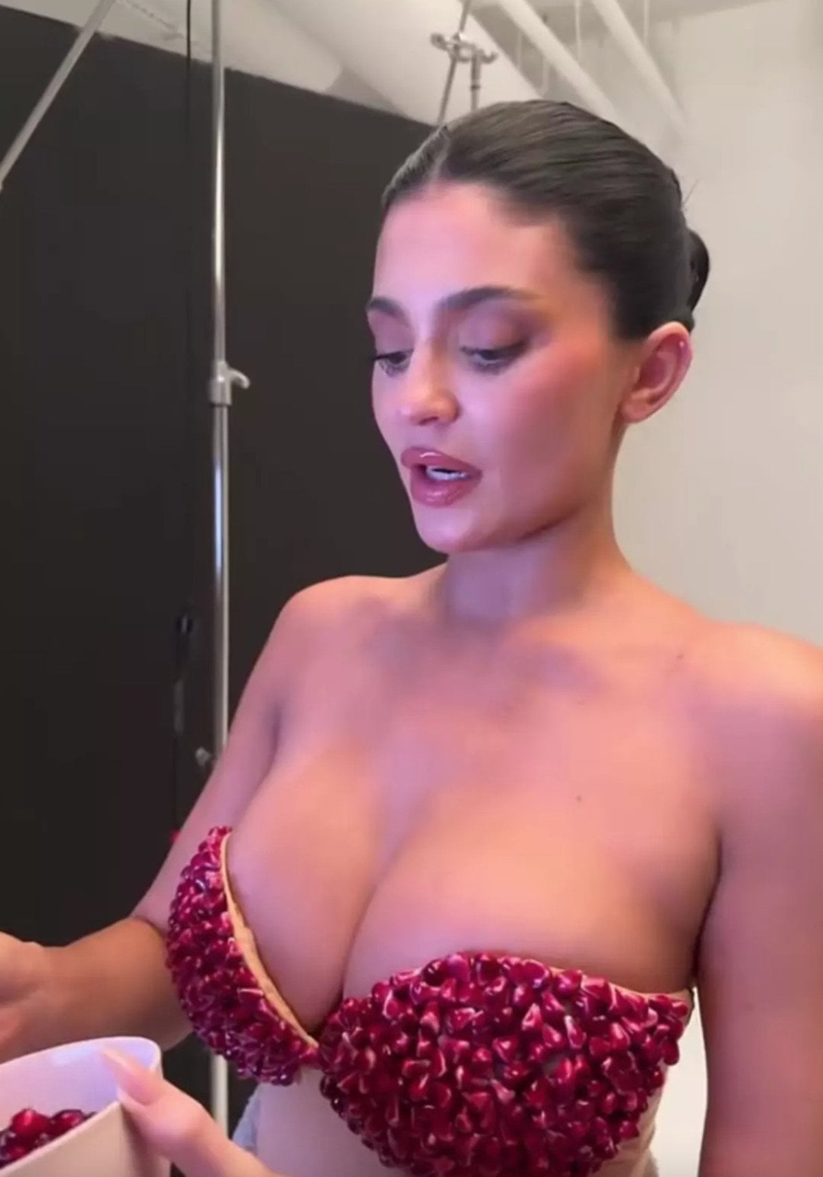 sasirtmaya devam ediyor kylie jennerin nar taneli bikinisi 1 gPJ1lZZI