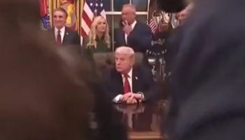trumpi kizdiran epstein sorusu gazetecileri oval ofisten kovdu f4LEOyXr