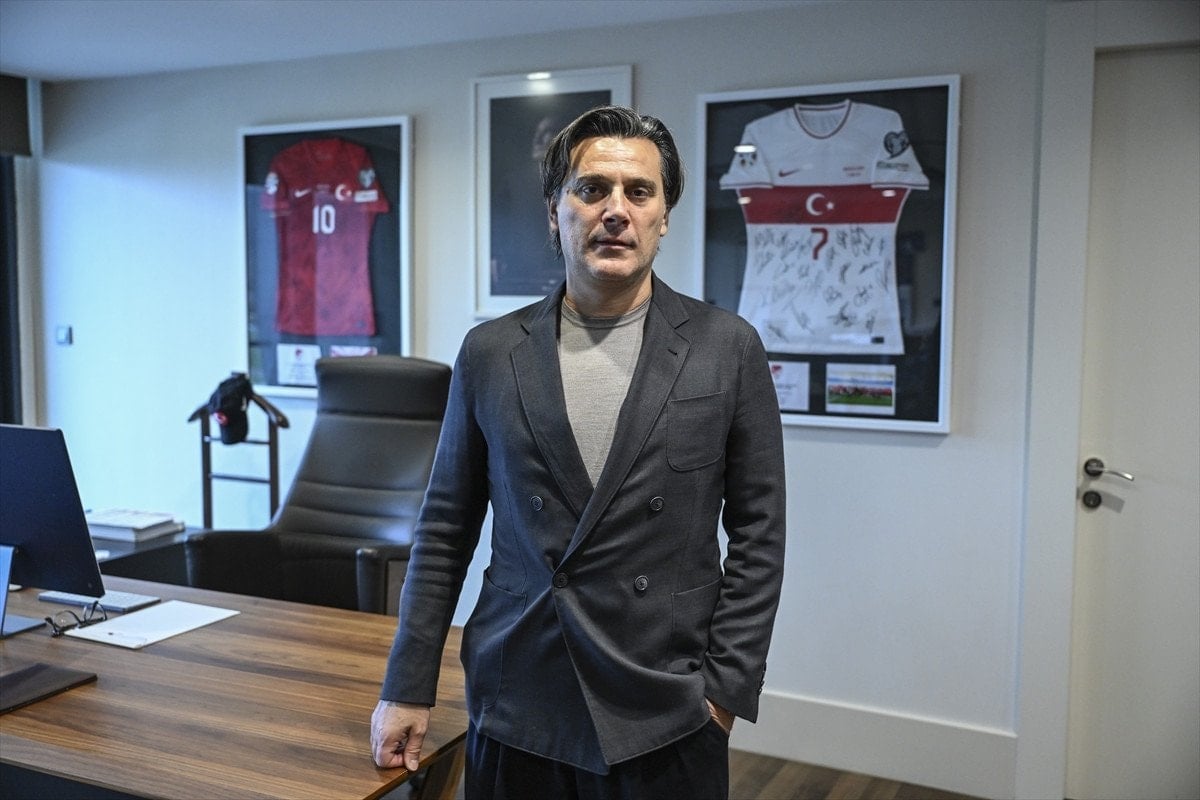 vincenzo montella aanin yilin kareleri oylamasina katildi 2 KKwgldv3