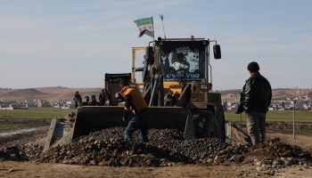 ypgnin yiktigi kopruyu suyuk halki yeniden insa ediyor JlHnvt4k